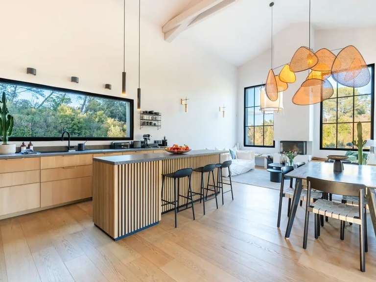 Maison Bouc-Bel-Air - 6 chambres - 215m²