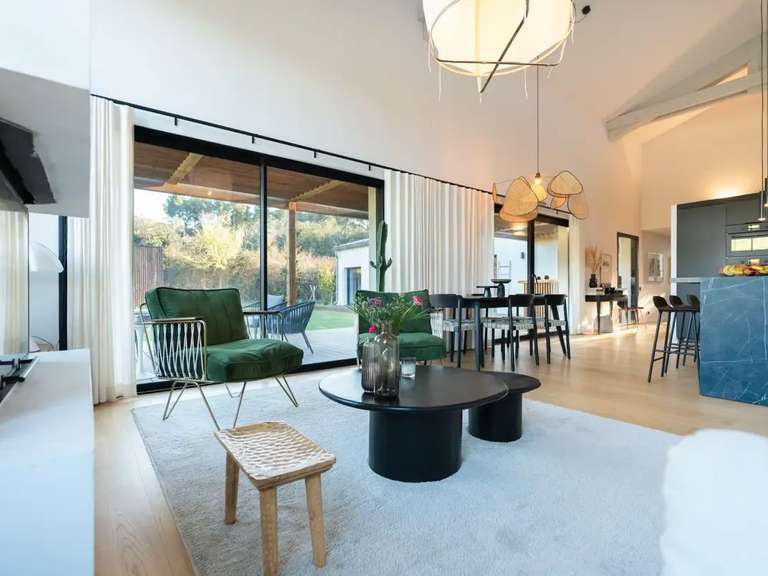 Maison Bouc-Bel-Air - 6 chambres - 215m²