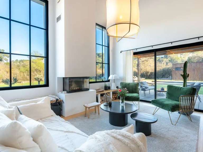 Maison Bouc-Bel-Air - 6 chambres - 215m²