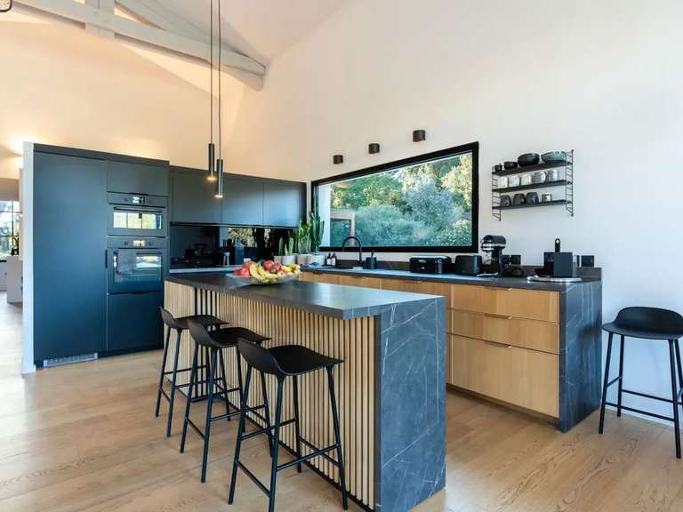 Maison Bouc-Bel-Air - 6 chambres - 215m²