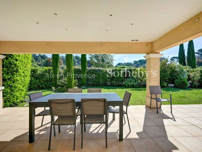 Maison Bouc-Bel-Air - 7 chambres - 386m²