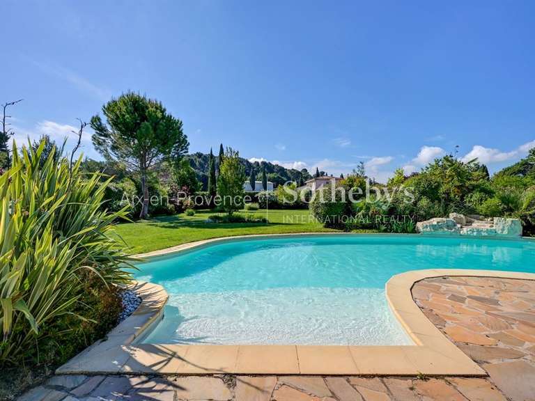 Maison Bouc-Bel-Air - 7 chambres - 386m²