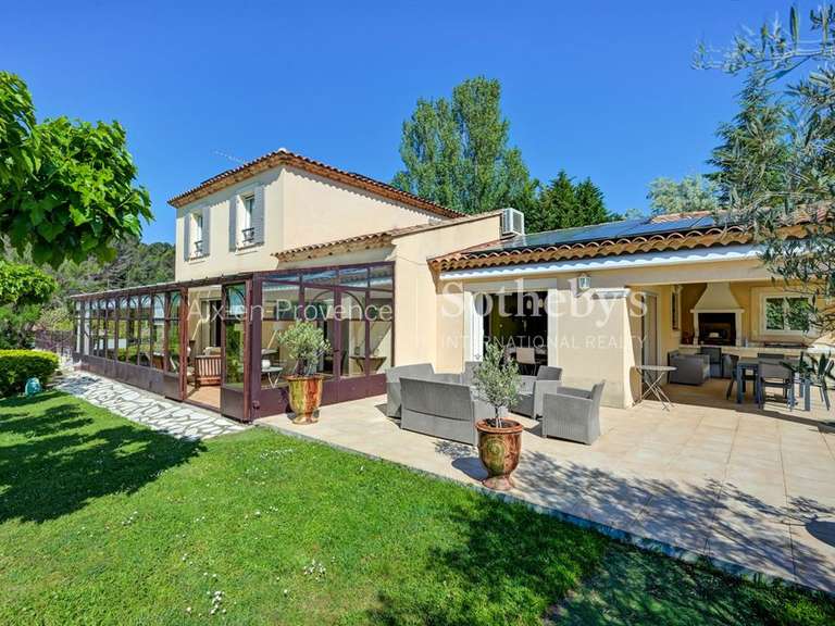 Maison Bouc-Bel-Air - 7 chambres - 386m²
