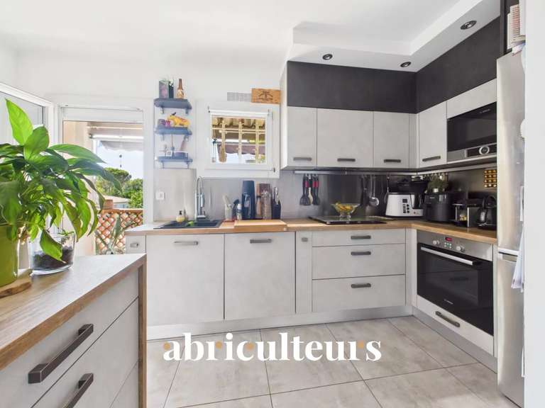 Maison Bouc-Bel-Air - 5 chambres - 192m²