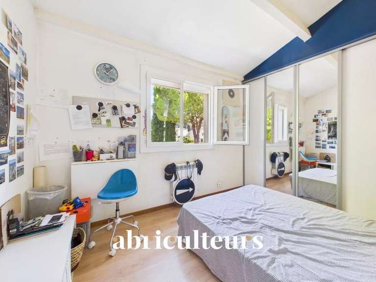 Maison Bouc-Bel-Air - 5 chambres - 192m²