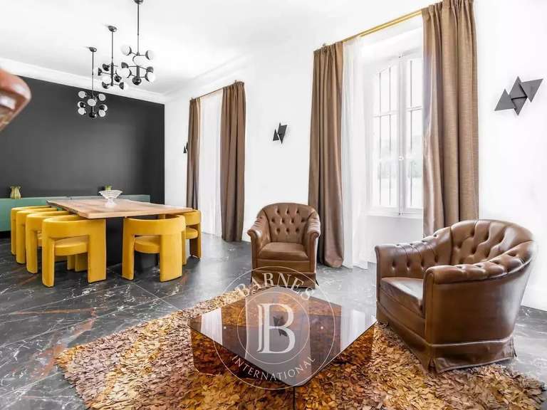 Maison Bouc-Bel-Air - 9 chambres - 721m²