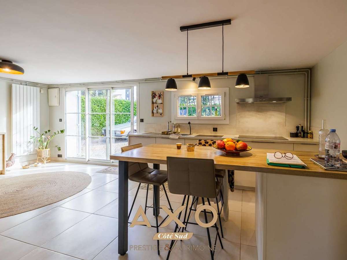 House Bouc-Bel-Air
