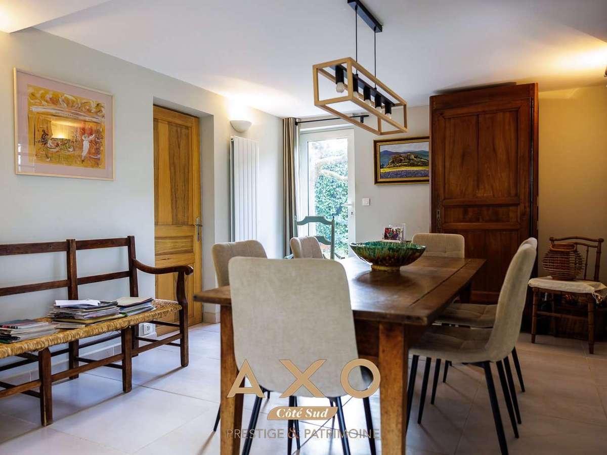 House Bouc-Bel-Air