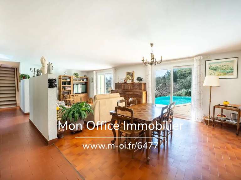 Maison Bouc-Bel-Air - 5 chambres - 144m²