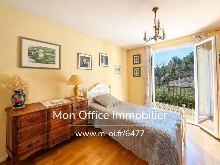 Maison Bouc-Bel-Air - 5 chambres - 144m²