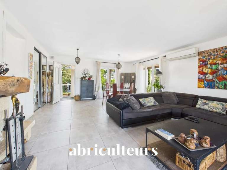 Maison Bouc-Bel-Air - 5 chambres - 192m²