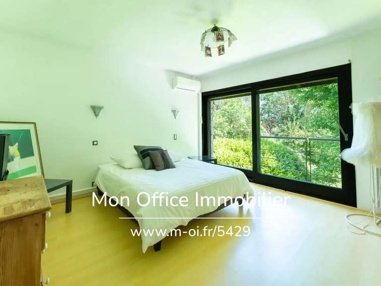 Maison Bouc-Bel-Air - 4 chambres - 226m²