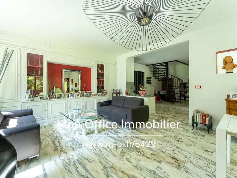 Maison Bouc-Bel-Air - 4 chambres - 226m²