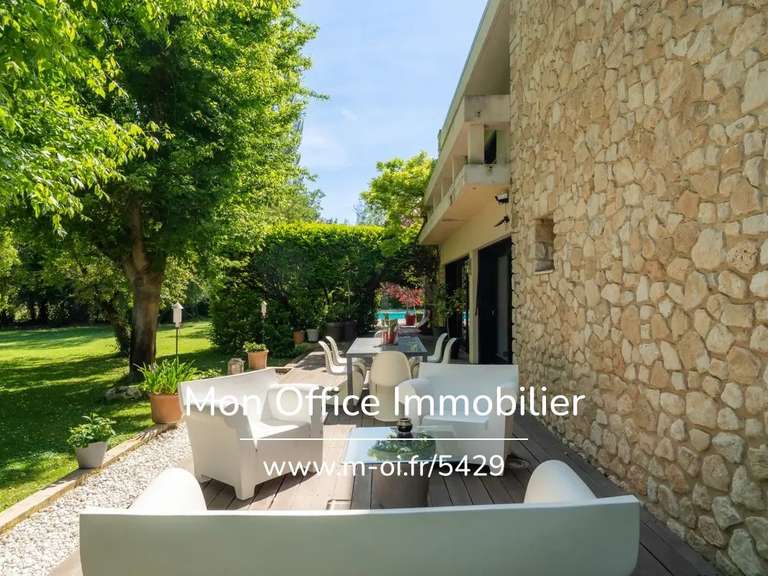 Maison Bouc-Bel-Air - 4 chambres - 226m²