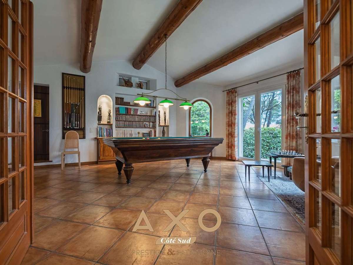 House Bouc-Bel-Air