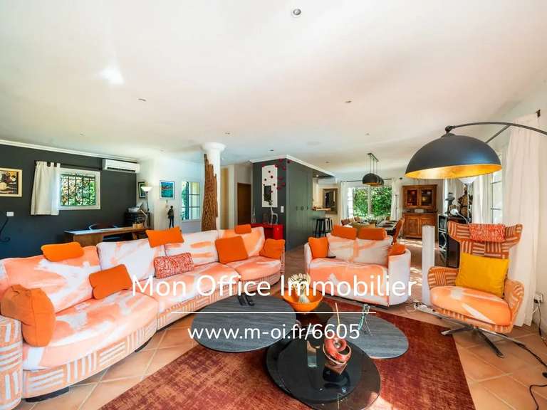 Maison Bouc-Bel-Air - 6 chambres - 211m²