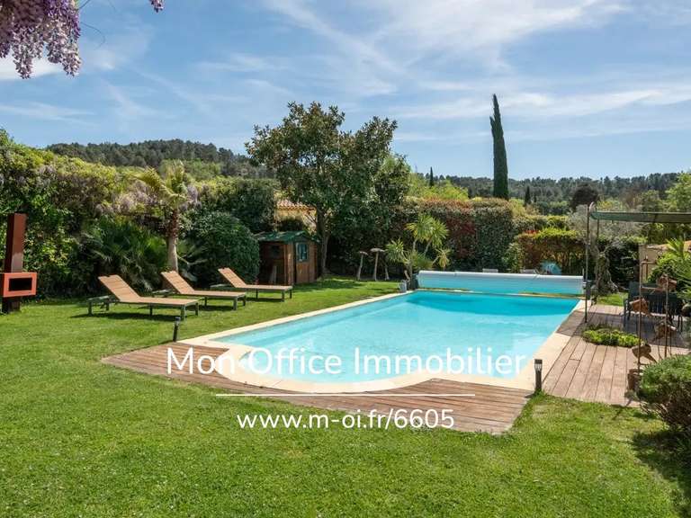 Maison Bouc-Bel-Air - 6 chambres - 211m²