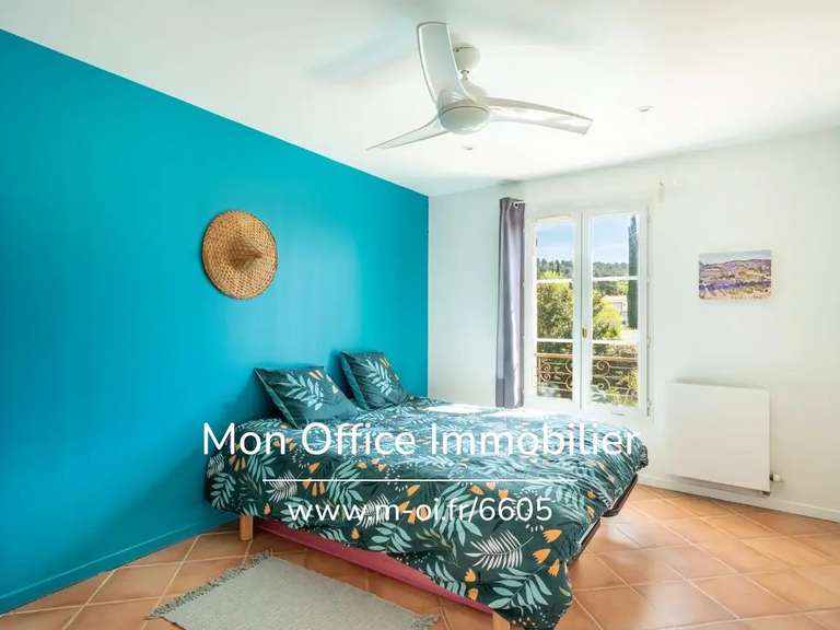 Maison Bouc-Bel-Air - 6 chambres - 211m²