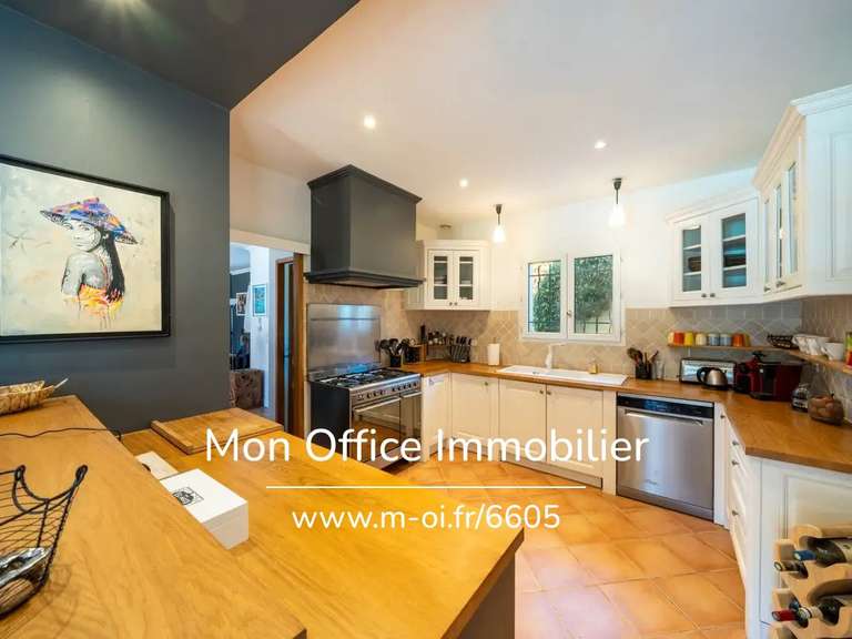 Maison Bouc-Bel-Air - 6 chambres - 211m²