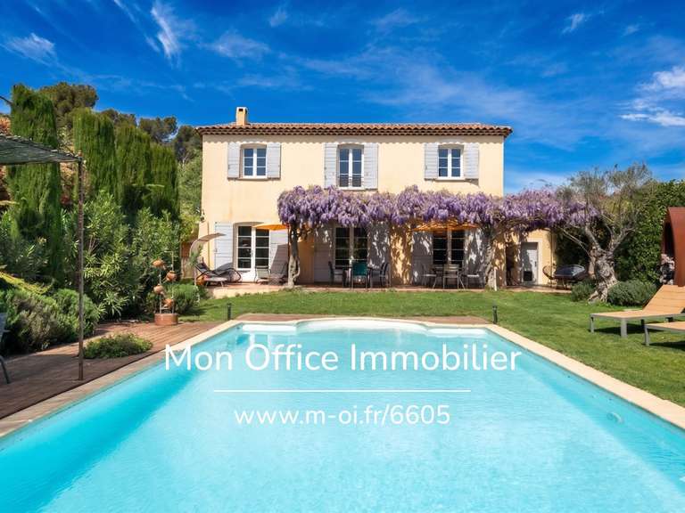 Maison Bouc-Bel-Air - 6 chambres - 211m²