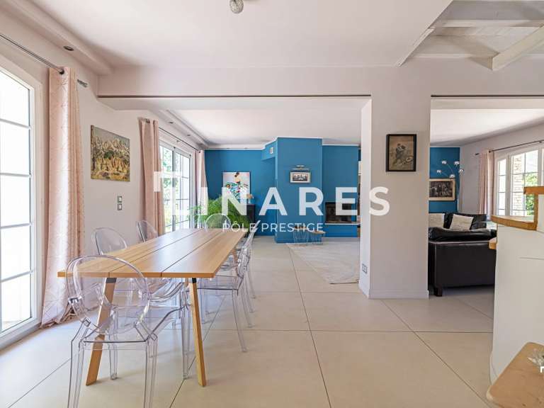 House Bouc-Bel-Air - 5 bedrooms - 308m²
