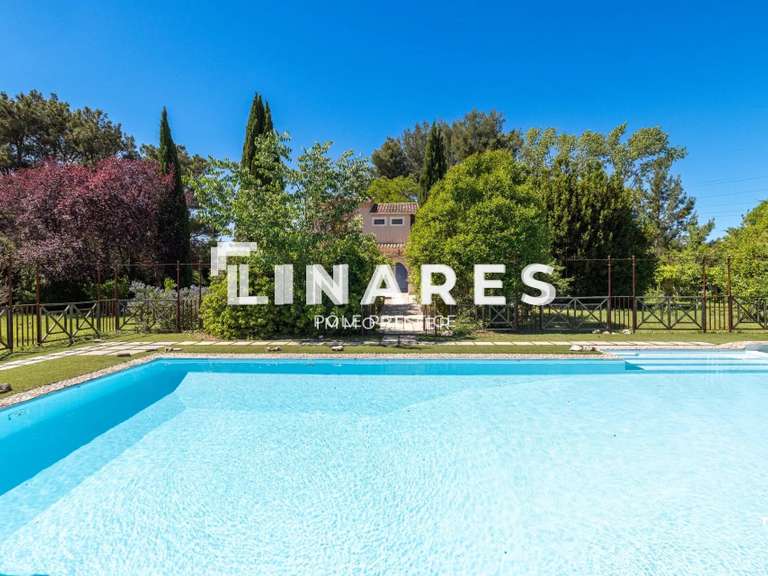 Maison Bouc-Bel-Air - 5 chambres - 308m²