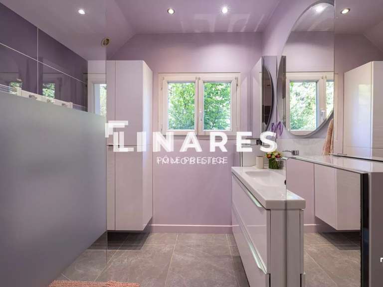 Maison Bouc-Bel-Air - 5 chambres - 308m²