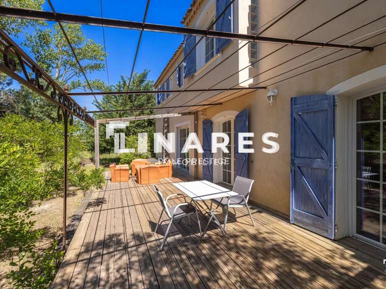 Maison Bouc-Bel-Air - 5 chambres - 308m²
