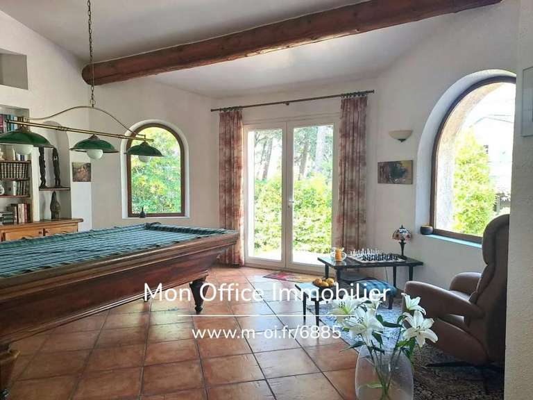 Maison Bouc-Bel-Air - 4 chambres - 178m²