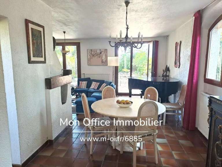 Maison Bouc-Bel-Air - 4 chambres - 178m²