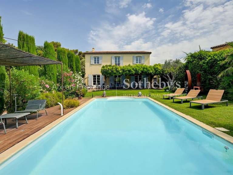 Maison Bouc-Bel-Air - 6 chambres - 211m²