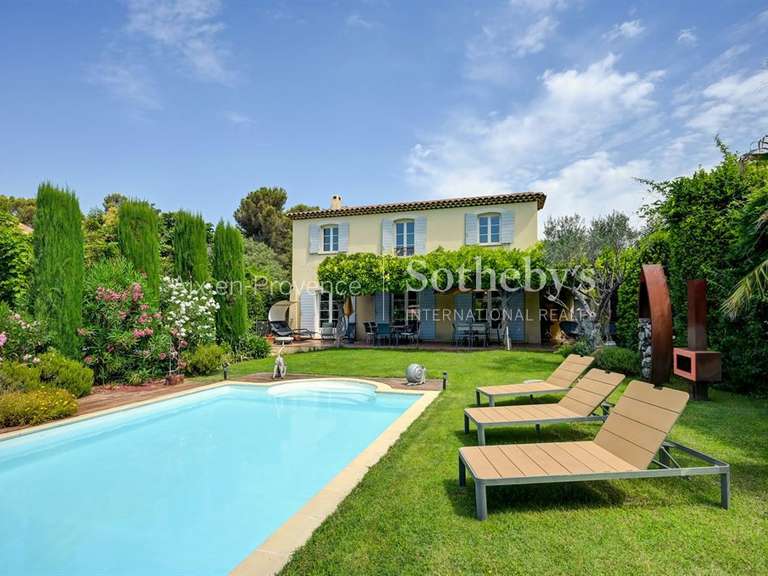 Maison Bouc-Bel-Air - 6 chambres - 211m²