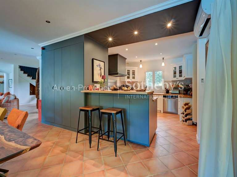 Maison Bouc-Bel-Air - 6 chambres - 211m²