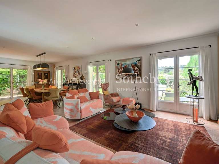Maison Bouc-Bel-Air - 6 chambres - 211m²