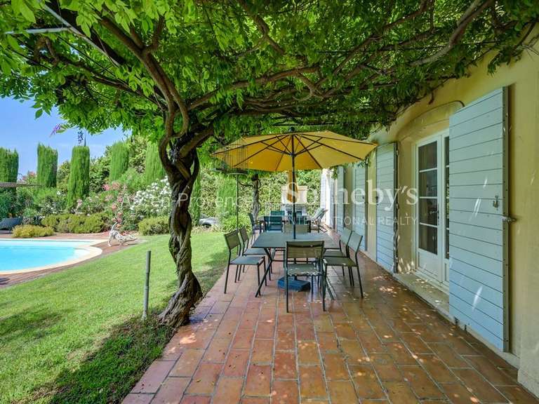 Maison Bouc-Bel-Air - 6 chambres - 211m²