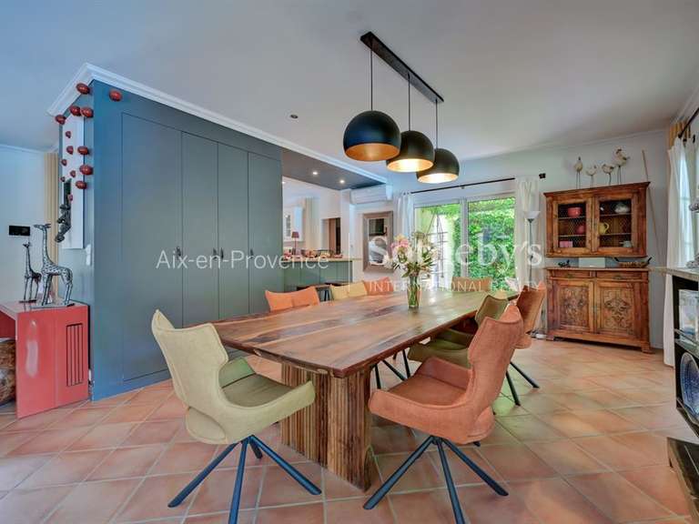 Maison Bouc-Bel-Air - 6 chambres - 211m²