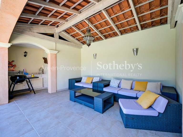 House Bouc-Bel-Air - 3 bedrooms - 200m²