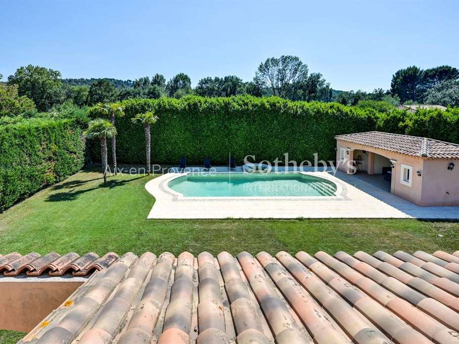 House Bouc-Bel-Air