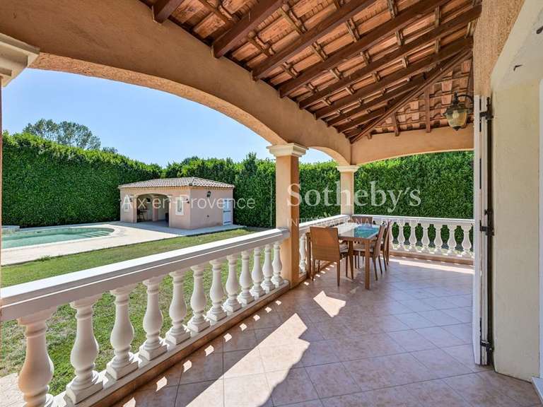 House Bouc-Bel-Air - 3 bedrooms - 200m²