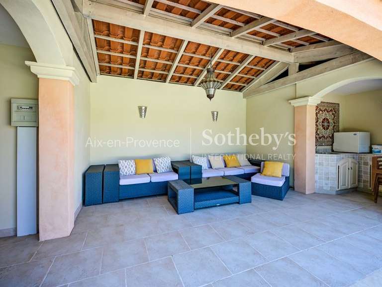 House Bouc-Bel-Air - 3 bedrooms - 200m²
