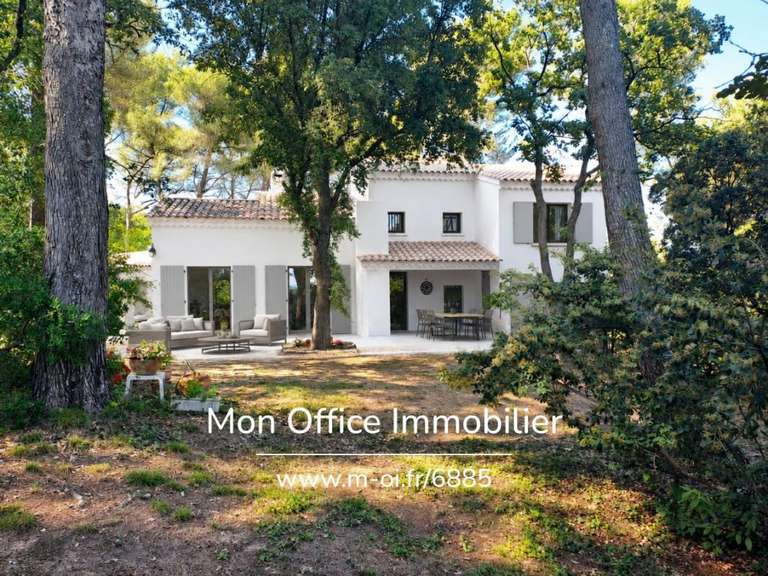 House Bouc-Bel-Air - 5 bedrooms - 178m²