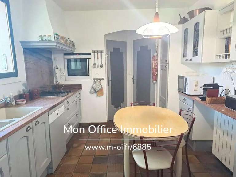 House Bouc-Bel-Air - 5 bedrooms - 178m²