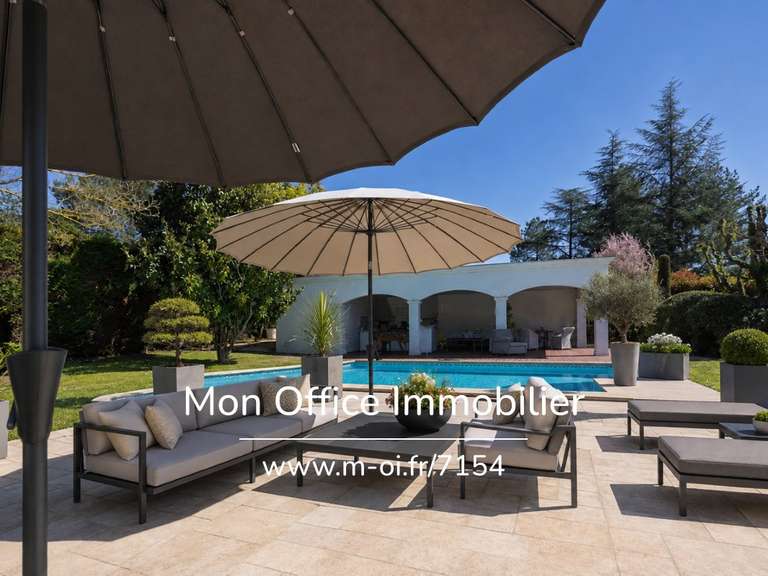 Maison Bouc-Bel-Air - 3 chambres - 245m²