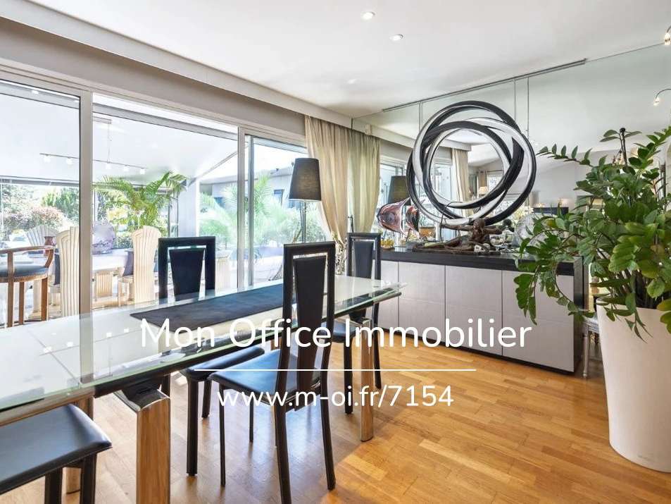 House Bouc-Bel-Air
