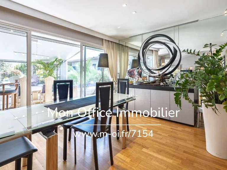 Maison Bouc-Bel-Air - 3 chambres - 245m²