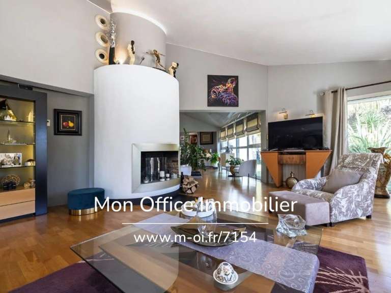 Maison Bouc-Bel-Air - 3 chambres - 245m²