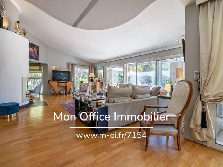 Maison Bouc-Bel-Air - 3 chambres - 245m²