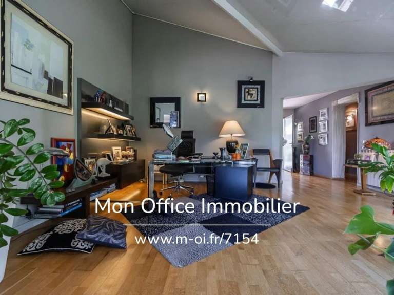 Maison Bouc-Bel-Air - 3 chambres - 245m²