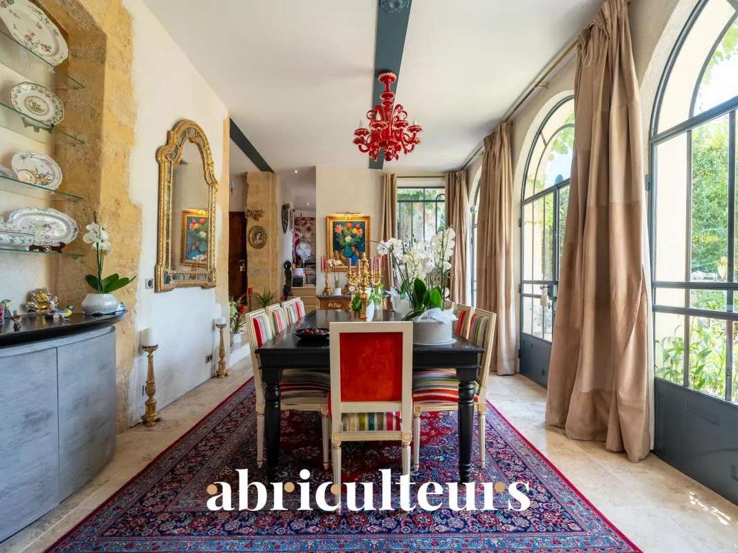 House Bouc-Bel-Air