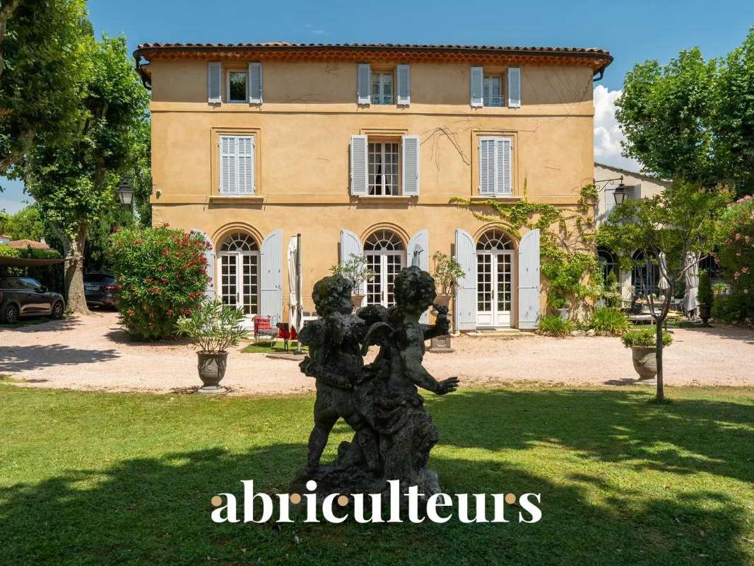House Bouc-Bel-Air